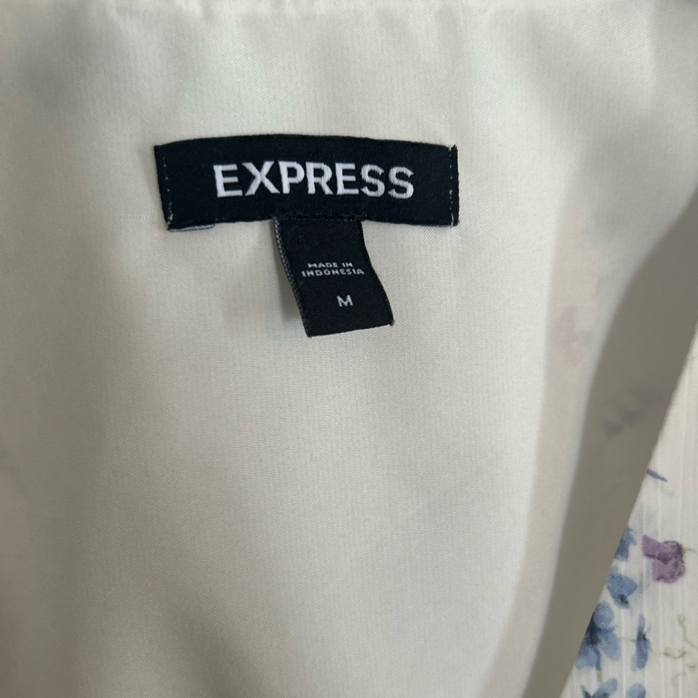 Express long sleeve women’s size medium blouse. - Picture 4 of 13
